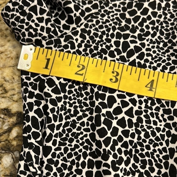 Tacera Black and White Patterned Dress - Picture 11 of 14